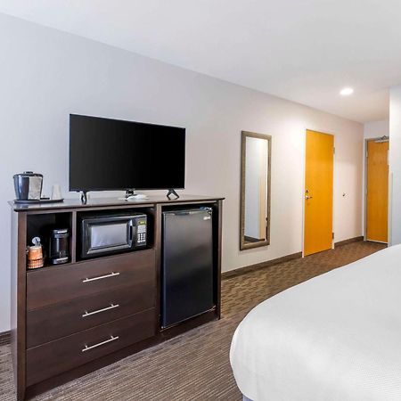 Comfort Inn & Suites New Lisbon Экстерьер фото
