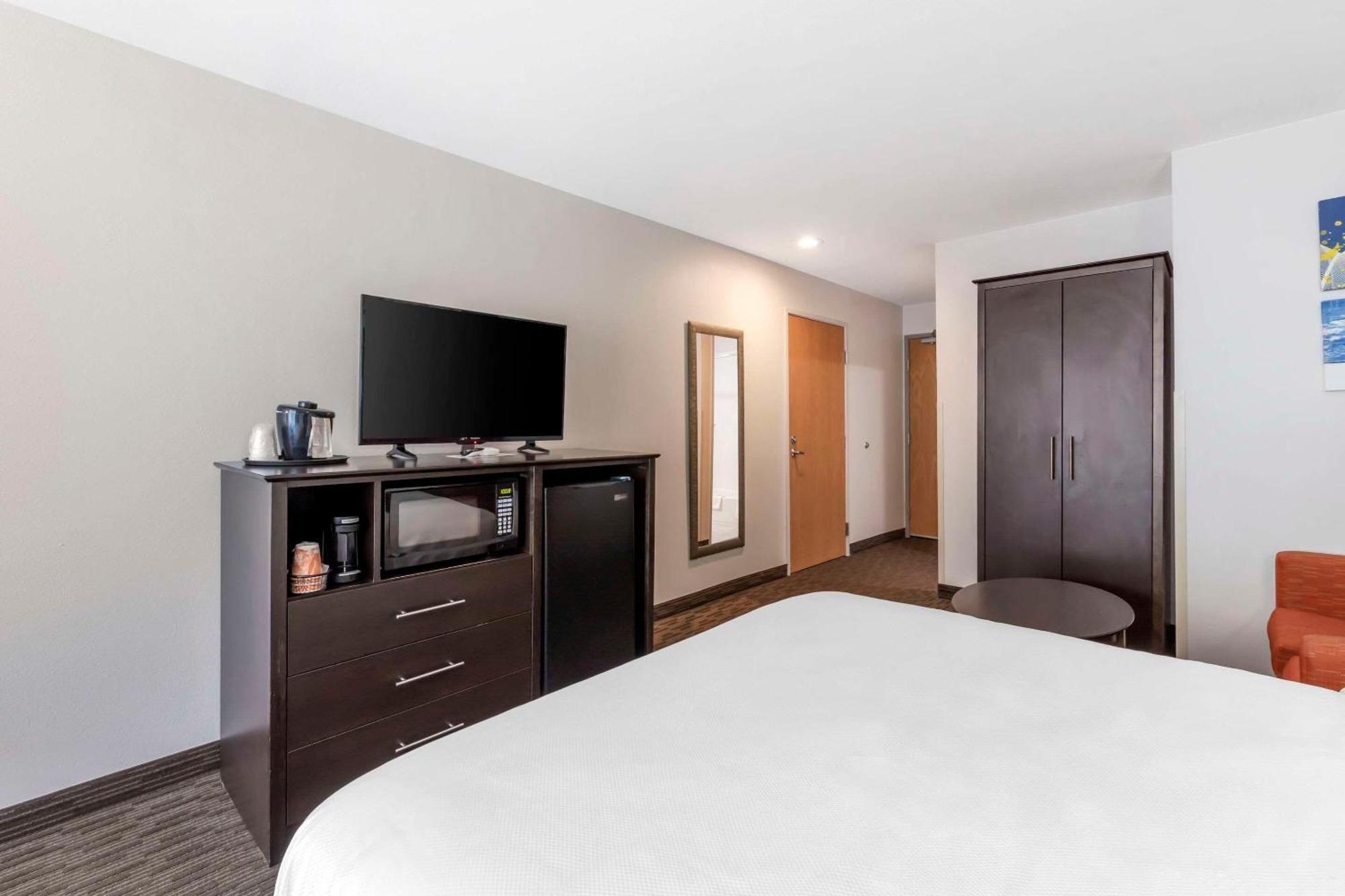 Comfort Inn & Suites New Lisbon Экстерьер фото