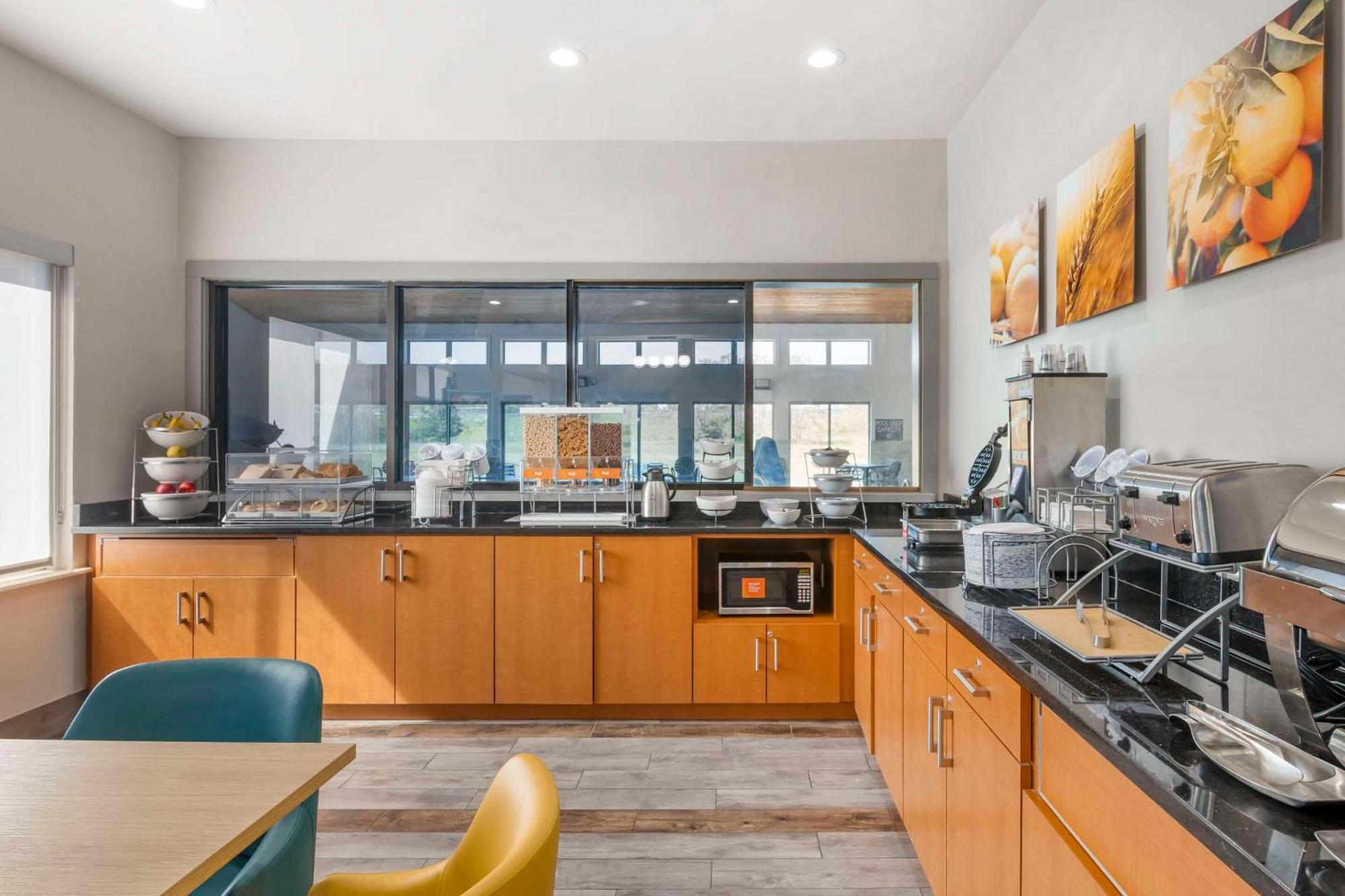 Comfort Inn & Suites New Lisbon Экстерьер фото
